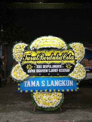 Papan Bunga Duka di Muncul